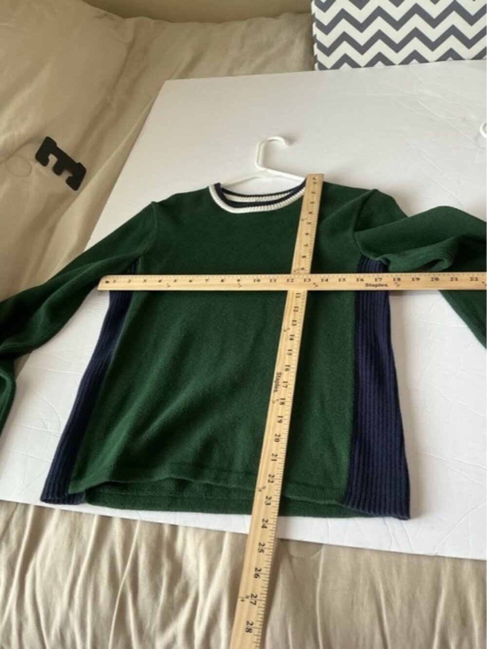 Vintage Y2K Green & Navy Crewneck Sweater with Contrast ribbed Side Panels - Picture 5 of 13